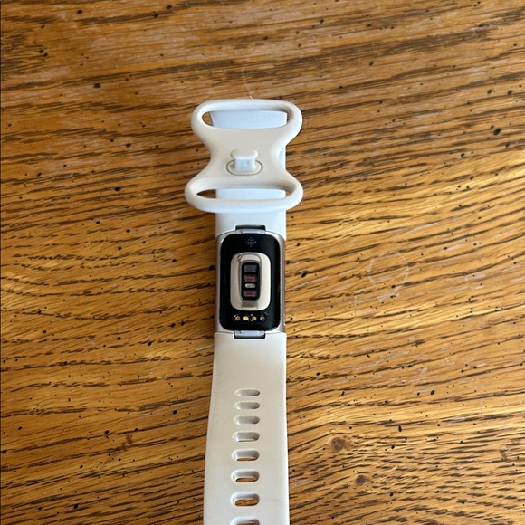 Fitbit Charge 6 Smartwatch - White - Picture 7 of 7
